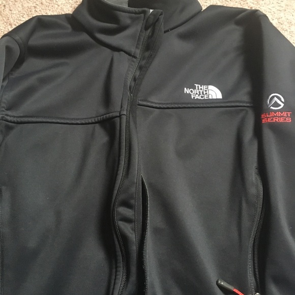 Men’s North Face Summit Series - Picture 6 of 6